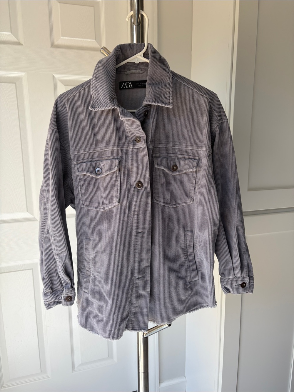Zara Women's Light Gray Corduroy Shacket, Size XS (oversized).
